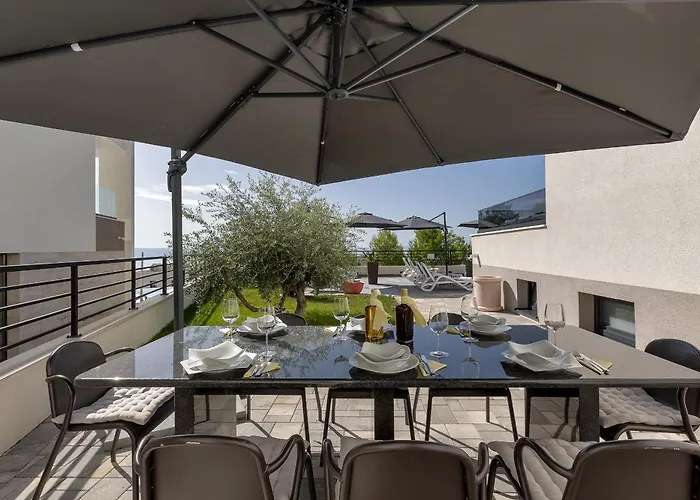 Villa Balmis House B