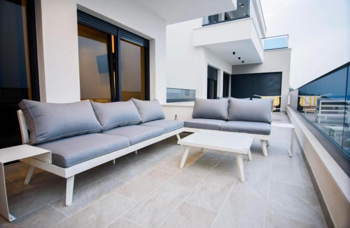 Balmis House B Apartment Makarska
